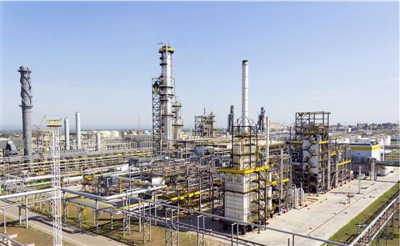 Solusi Komunikasi untuk Minyak & Gas